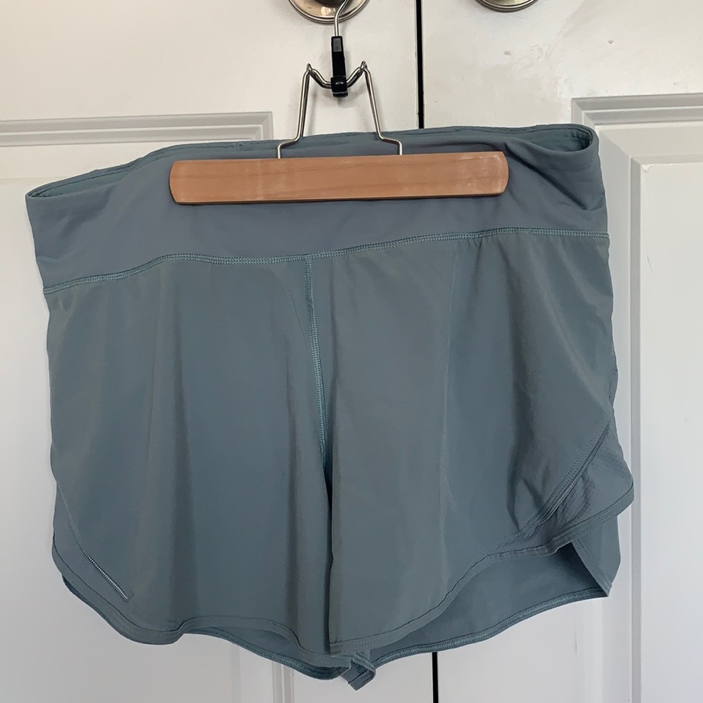 Like new size 10 Lululemon shorts